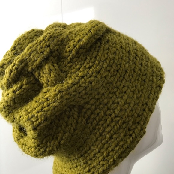 NEW Handmade Oversize Chunky Wool Hat, Criss-Cross Cable Crown - Picture 2 of 7